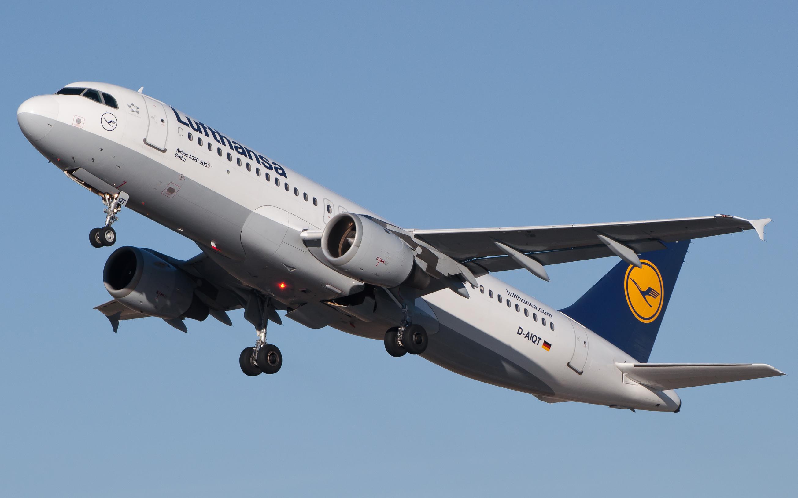 Lufthansa Airbus A320-200